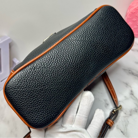 NWT! Dooney & Bourke Black Pebble Grain Leather Crossbody Bag - Picture 14 of 17